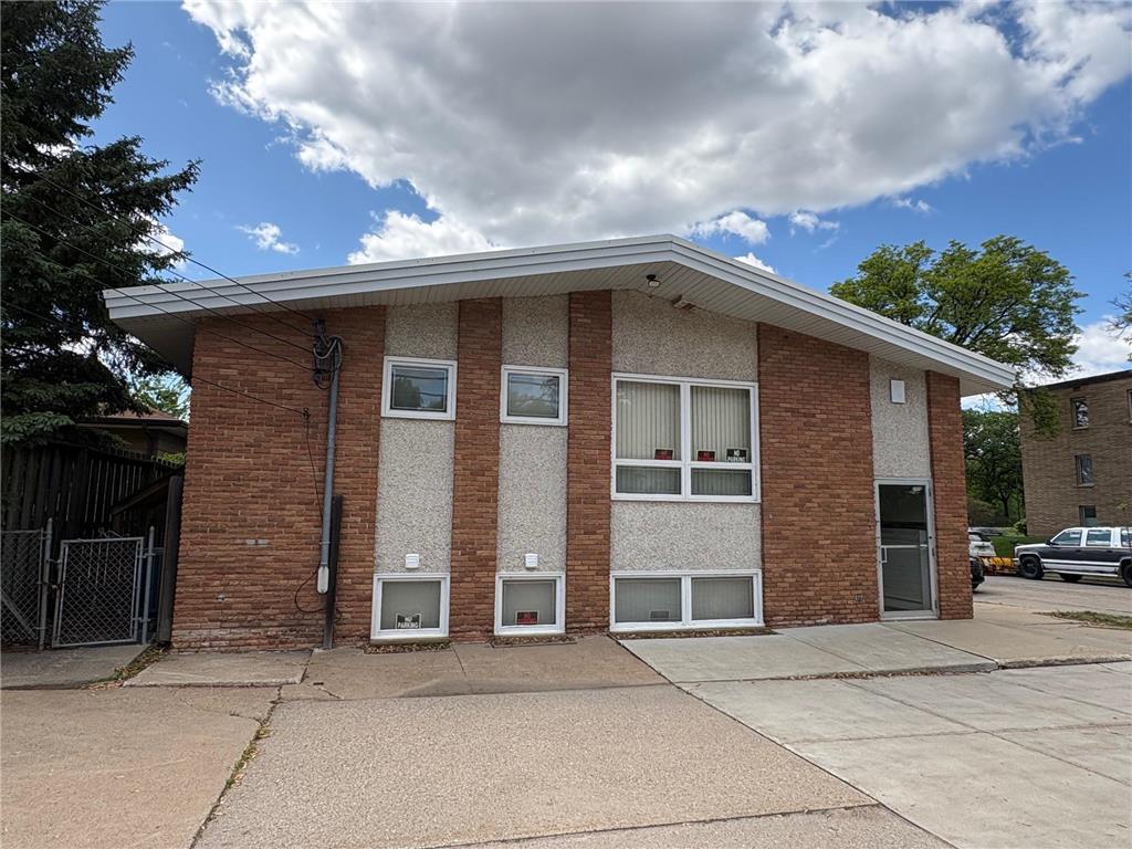 3359 Central Avenue NE Minneapolis MN 55418 6728474 image28