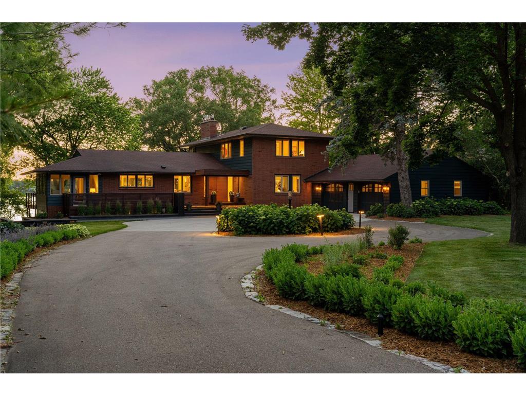 3369 Snelling Avenue N Arden Hills MN 55112 - Johanna 7024116 image1