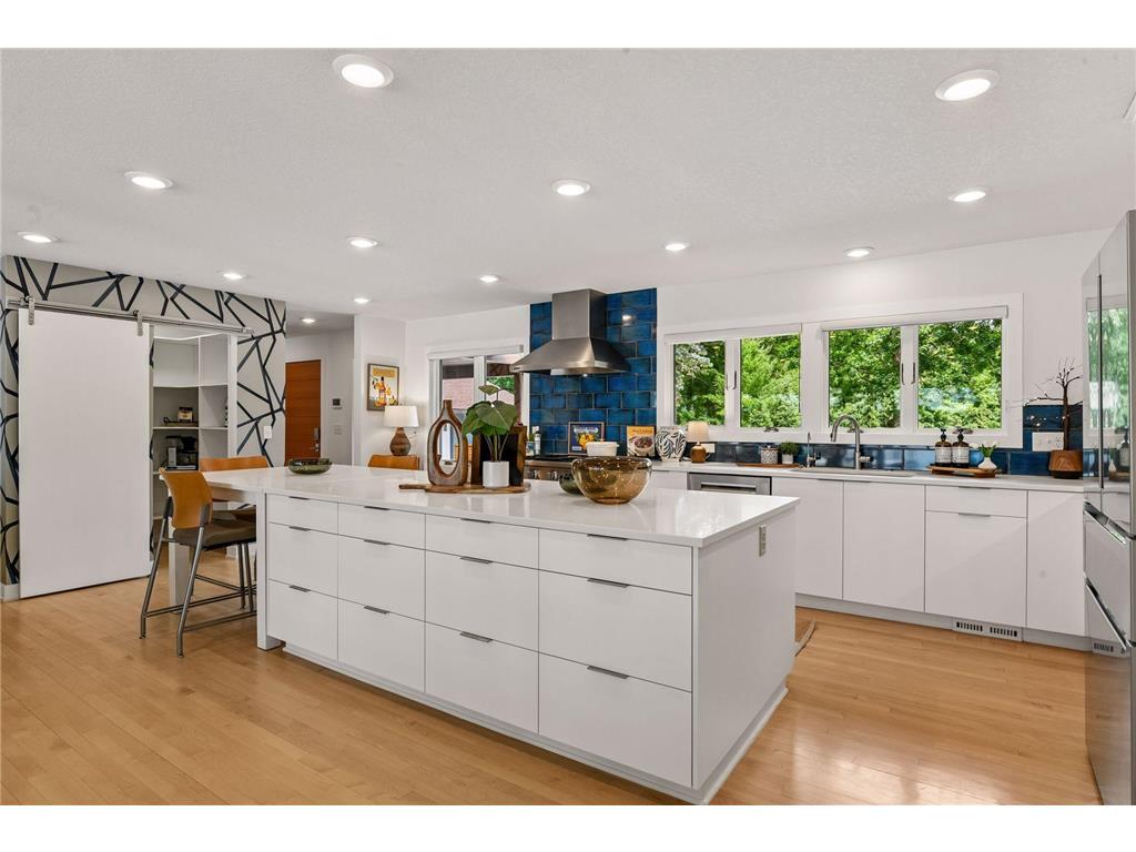 3369 Snelling Avenue N Arden Hills MN 55112 - Johanna 7024116 image37