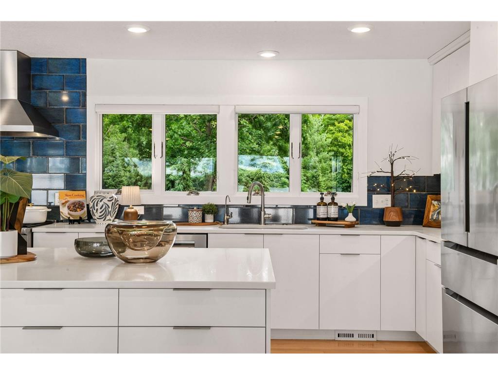 3369 Snelling Avenue N Arden Hills MN 55112 - Johanna 7024116 image39
