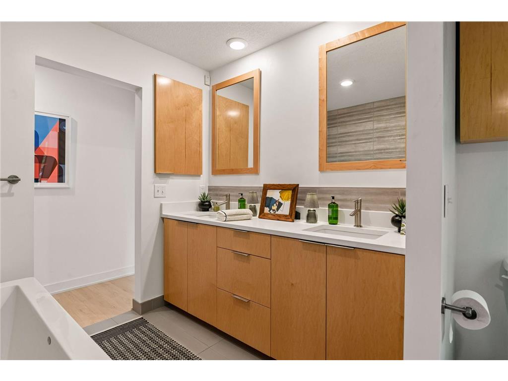 3369 Snelling Avenue N Arden Hills MN 55112 - Johanna 7024116 image59