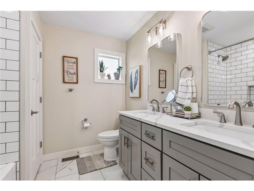 3374 Library Lane Saint Louis Park MN 55426 7045047 image24