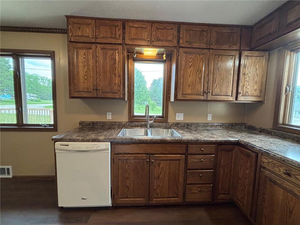 338 Abbott Street W Eagle Bend MN 56446 7085702 image4