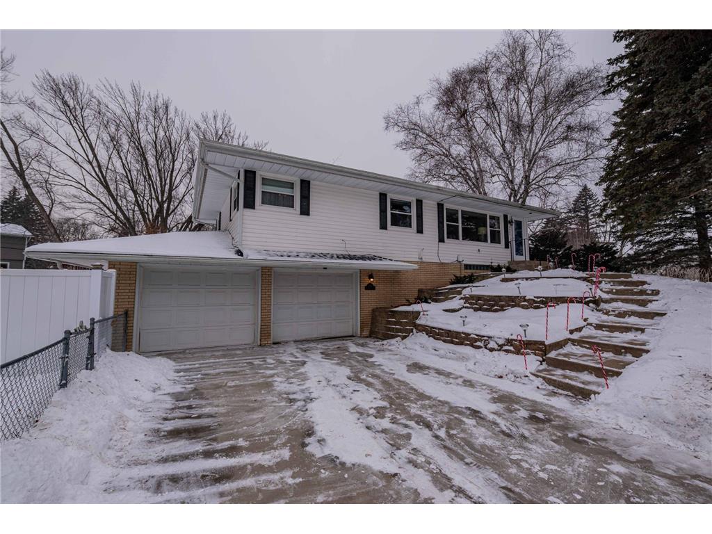 3393 Richmond Avenue Shoreview MN 55126 7012752 image1