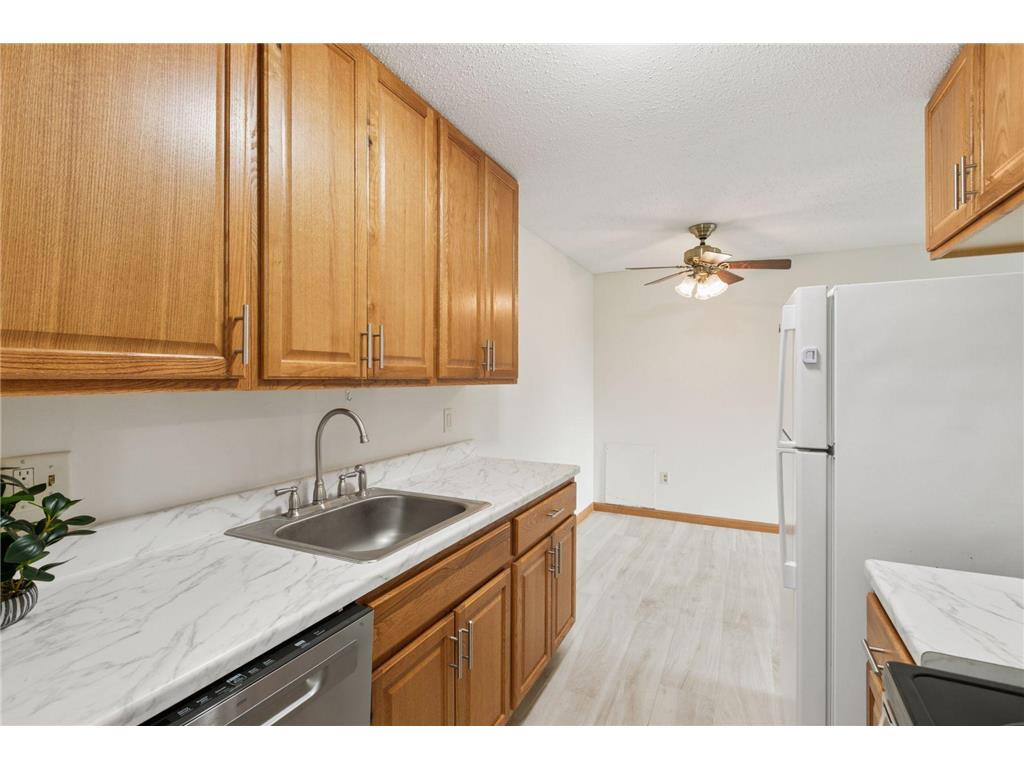 3399 Kent Street #211 Shoreview MN 55126 - Owasso 6774342 image4