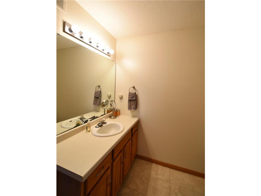 340 Perry Court Zumbrota MN 55992 7049577 image52