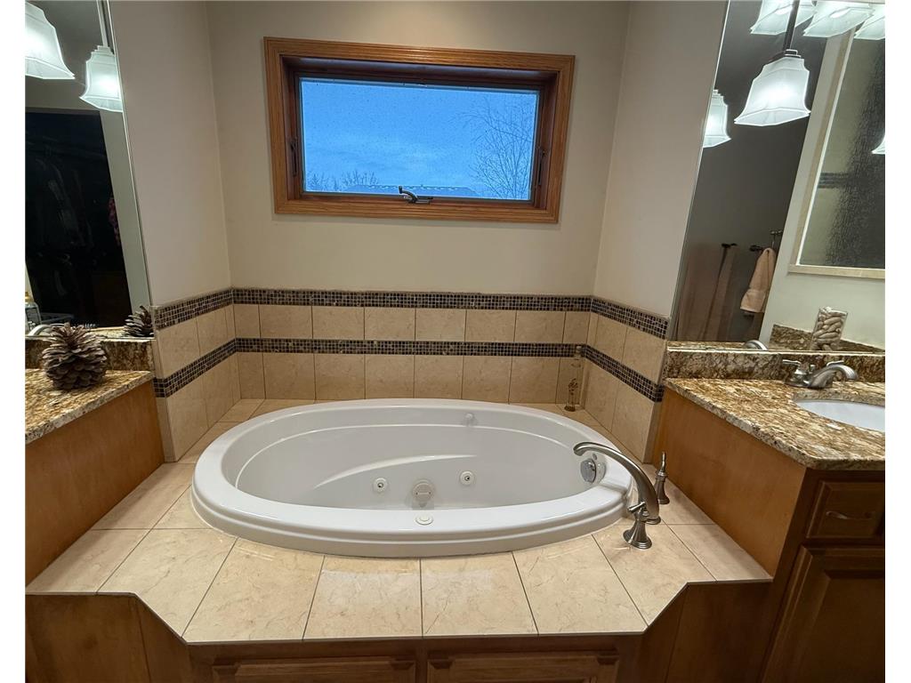 340 S Owasso Boulevard W Roseville MN 55113 7033391 image38