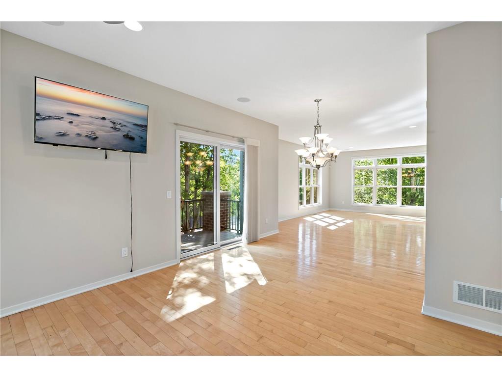 340 Spring Street Saint Paul MN 55102 7095028 image10