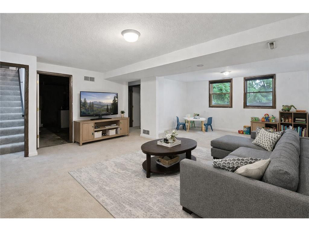 3400 E 112th Street Burnsville MN 55337 7018634 image4