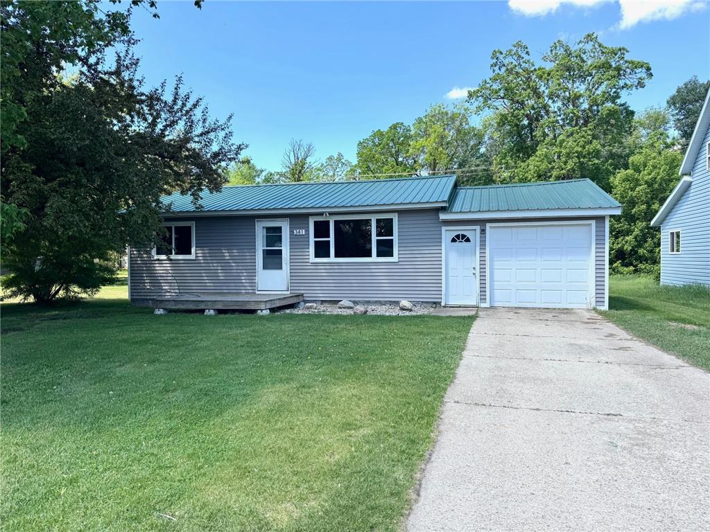 341 4th Street N Greenbush MN 56726 7067759 image1