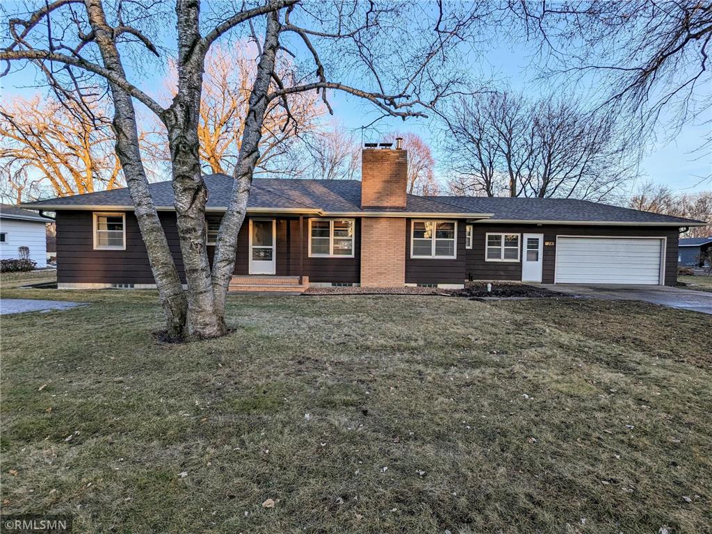 341 S 2nd Street Bird Island MN 55310 6484802 image1
