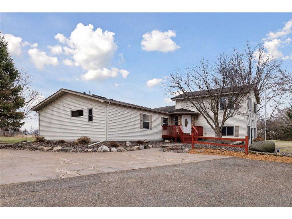 34115 Malmberg Avenue Chisago Lake Twp MN 55045 6703100 image1