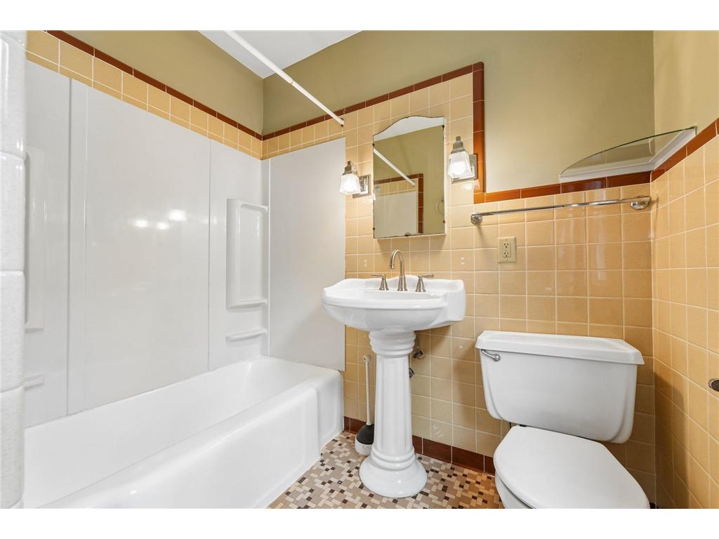 3412 Humboldt Avenue S Minneapolis MN 55408 7106694 image18