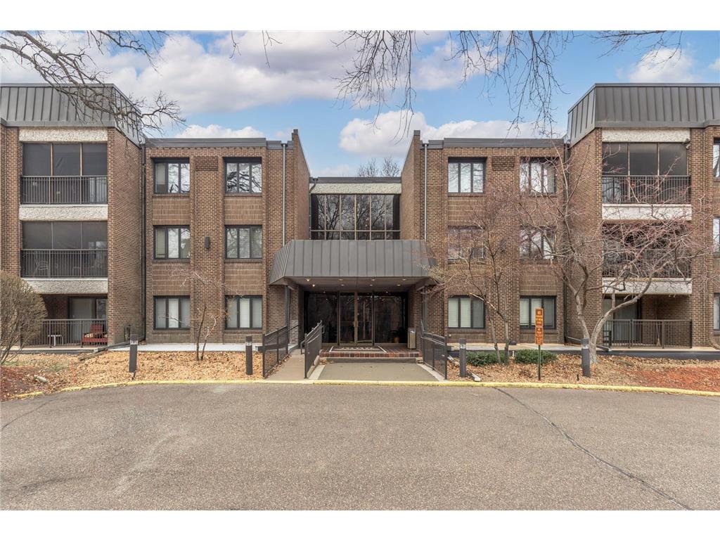 3412 Oak Ridge Road #108 Minnetonka MN 55305 6562593 image1