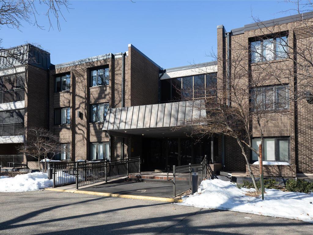 3412 Oak Ridge Road #203 Minnetonka MN 55305 5472067 image1
