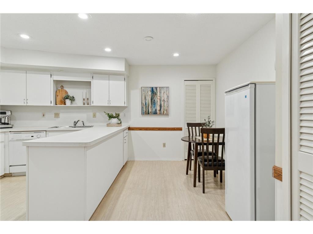 3412 Oak Ridge Road #211 Minnetonka MN 55305 7049917 image11