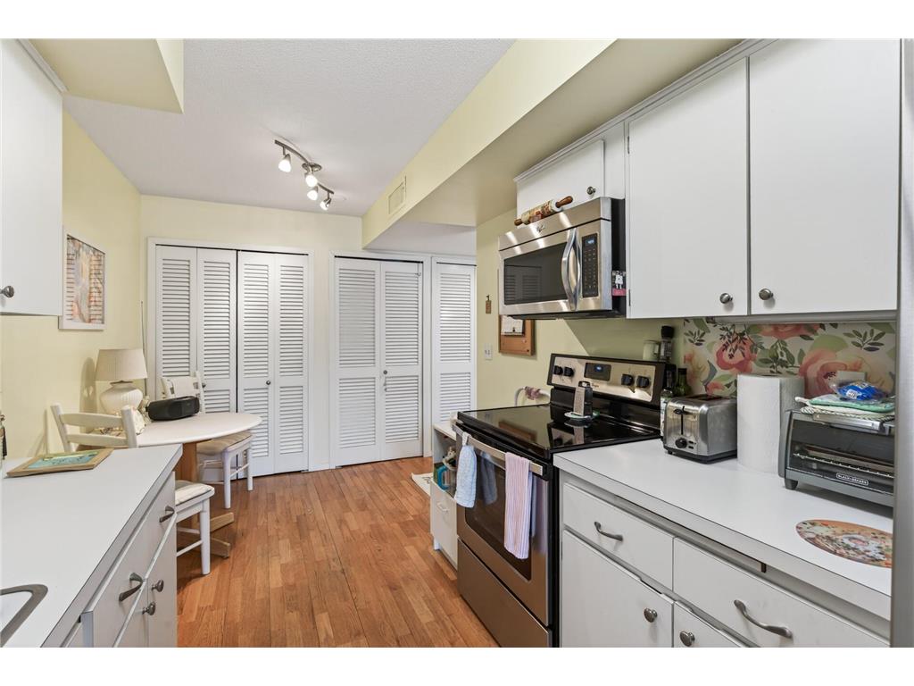 3412 Oak Ridge Road #317 Minnetonka MN 55305 7044699 image10