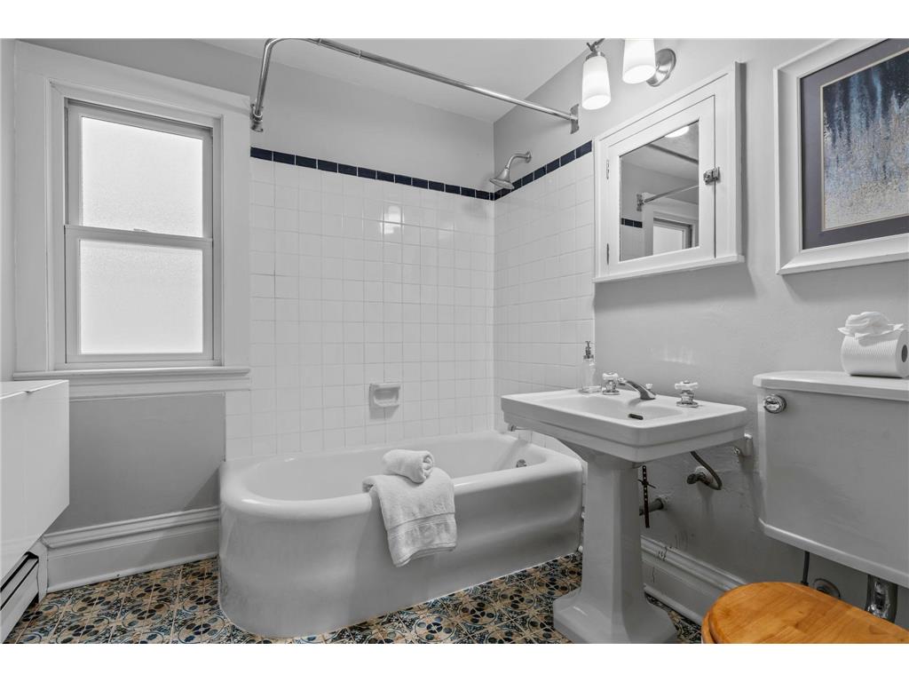 3416 Holmes Avenue S Minneapolis MN 55408 6818726 image37