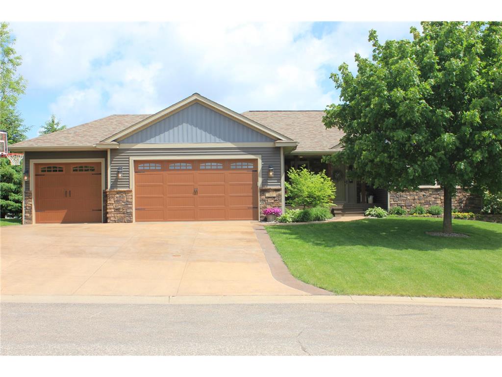 342 Overlook Drive, Ellsworth, WI, 54011 MLS 6252584 Edina Realty