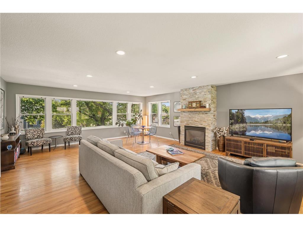 3420 Parkview Boulevard Robbinsdale MN 55422 6741561 image1