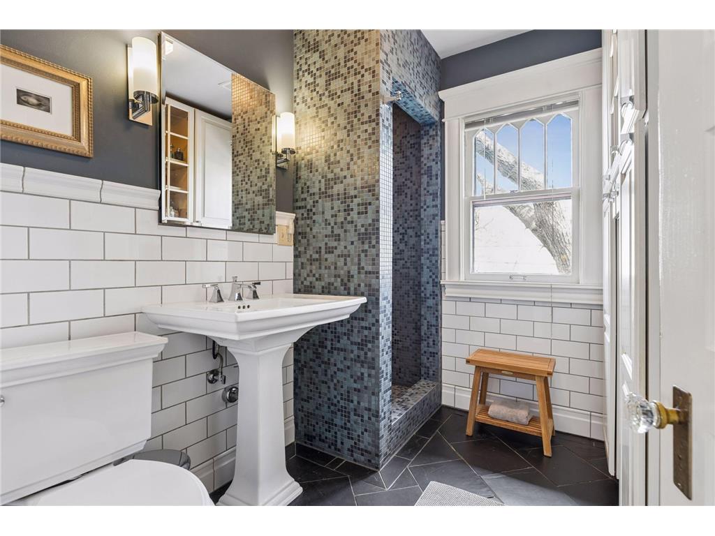 3421 Irving Avenue S Minneapolis MN 55408 7067337 image28