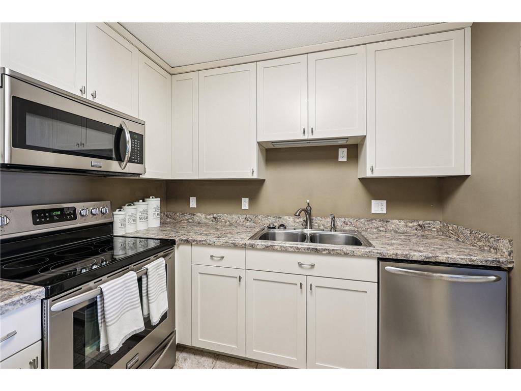 3425 Golfview Drive #216 Eagan MN 55123 7018392 image10