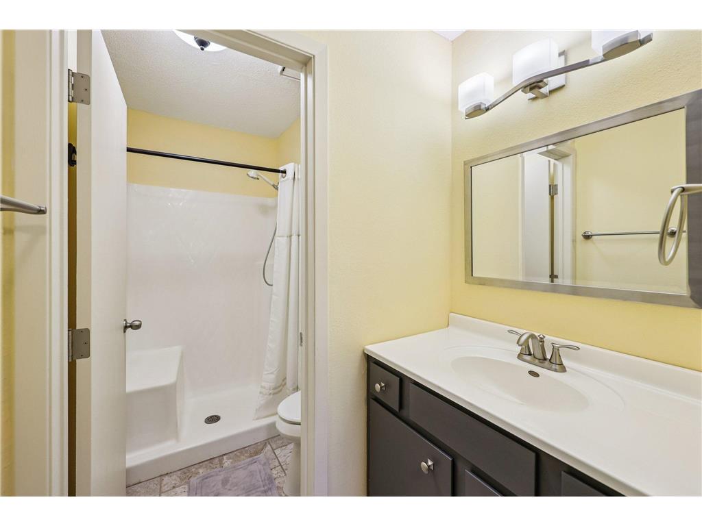 3425 Golfview Drive #216 Eagan MN 55123 7018392 image16