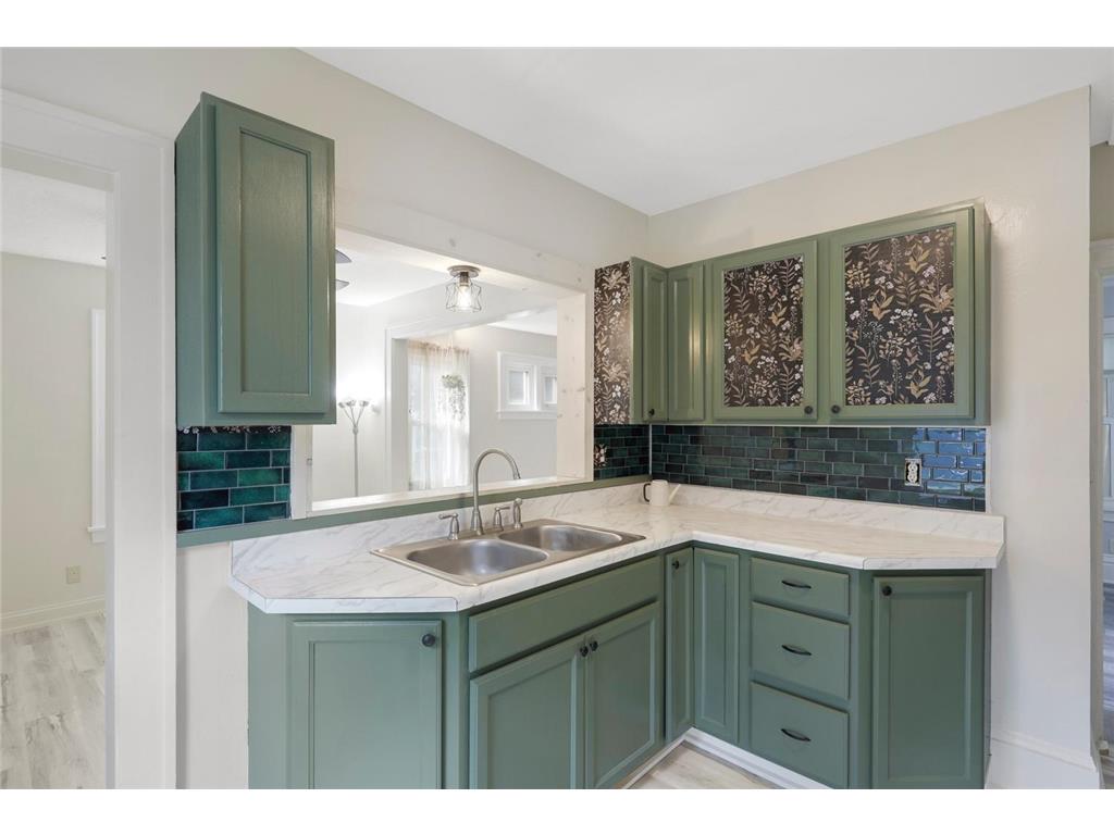 3428 Queen Avenue N Minneapolis MN 55412 7004886 image11