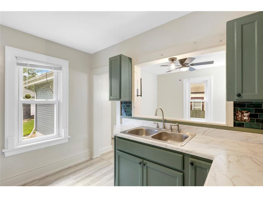 3428 Queen Avenue N Minneapolis MN 55412 7004886 image12