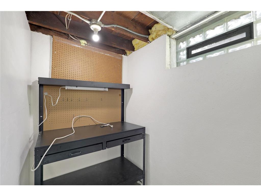 3428 Queen Avenue N Minneapolis MN 55412 7004886 image22