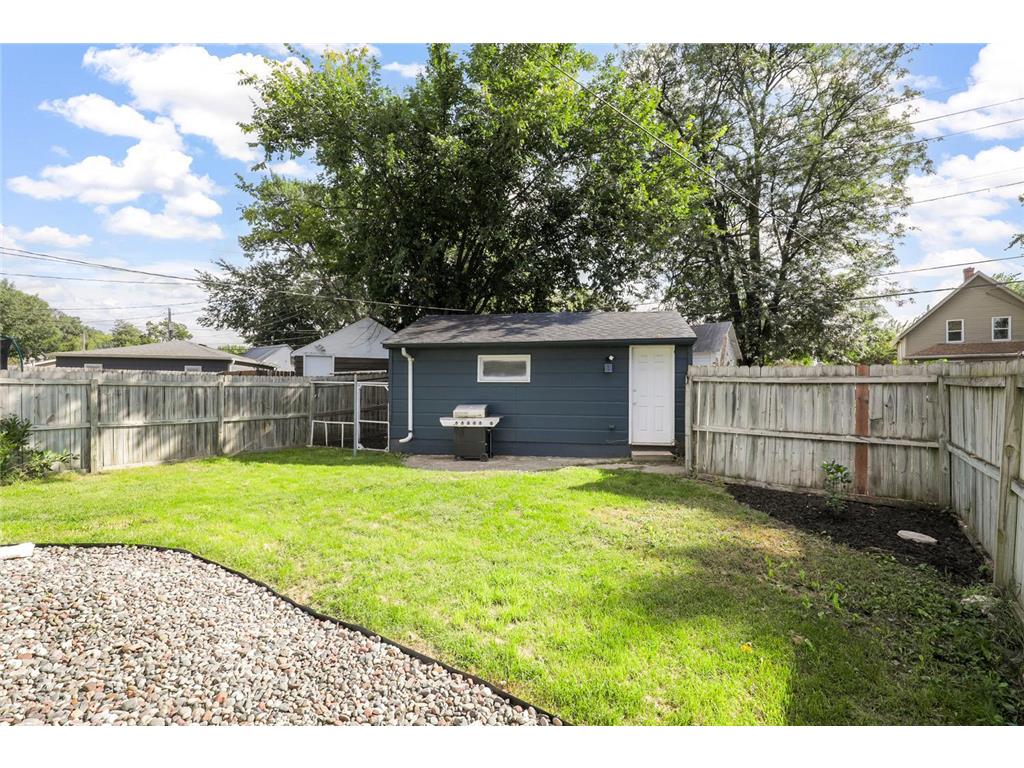 3428 Queen Avenue N Minneapolis MN 55412 7004886 image28