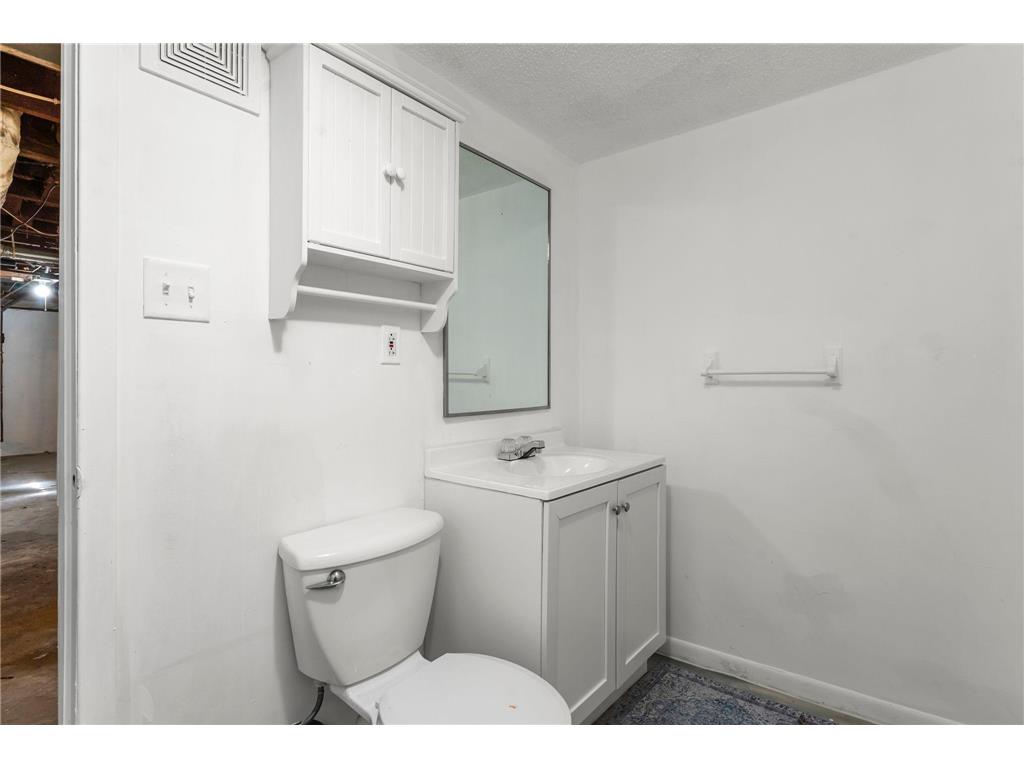3431 Irving Avenue N Minneapolis MN 55412 7052693 image32