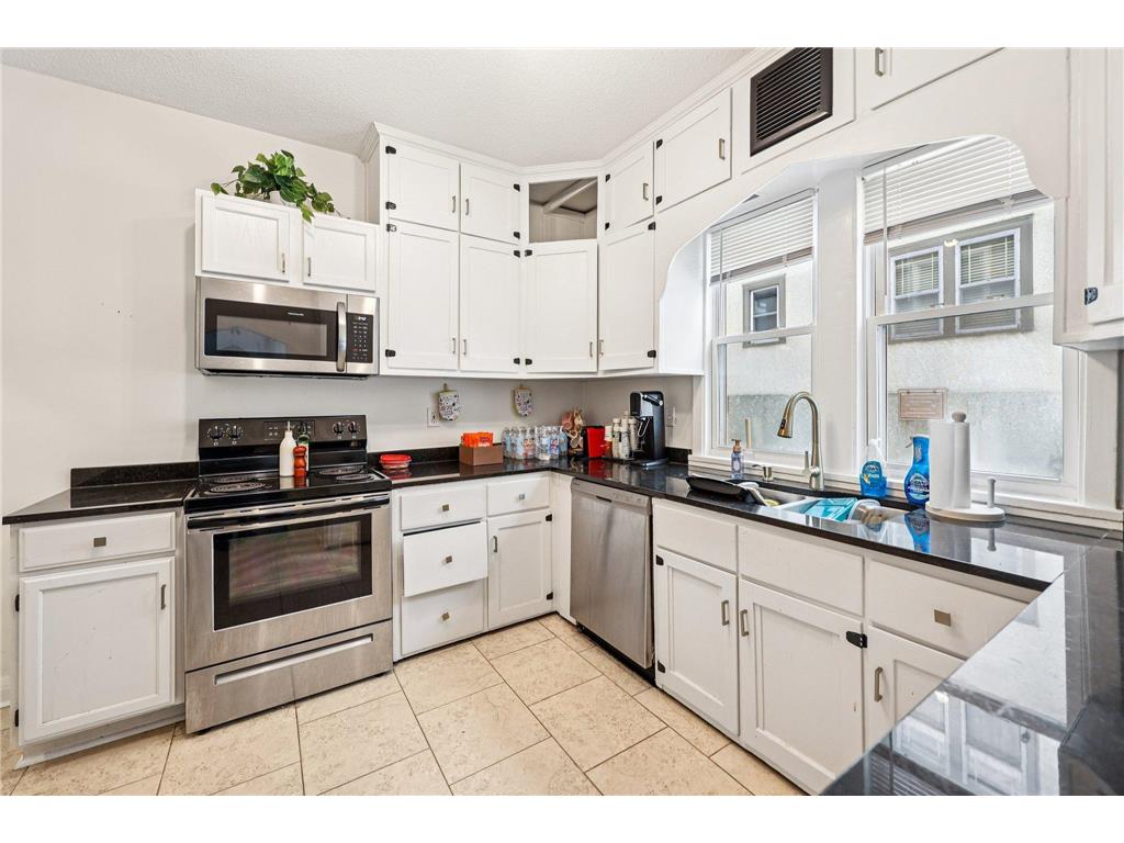 3432 Girard Avenue S Minneapolis MN 55408 6810757 image14