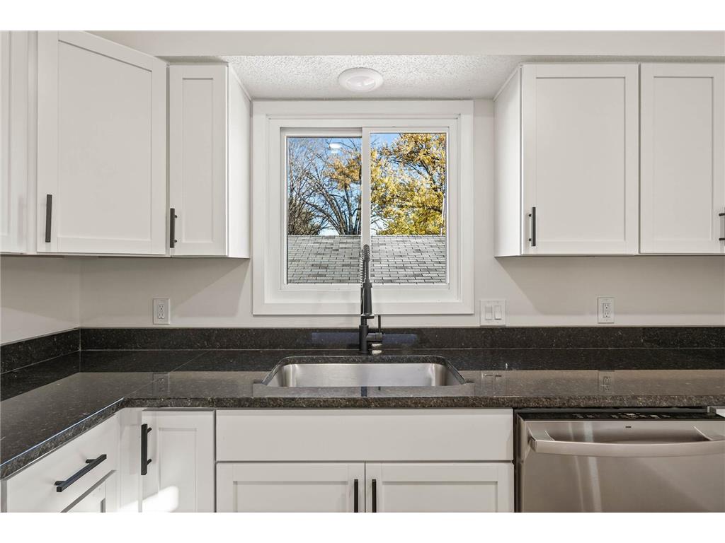 3432 Lee Avenue N Crystal MN 55422 6814712 image4