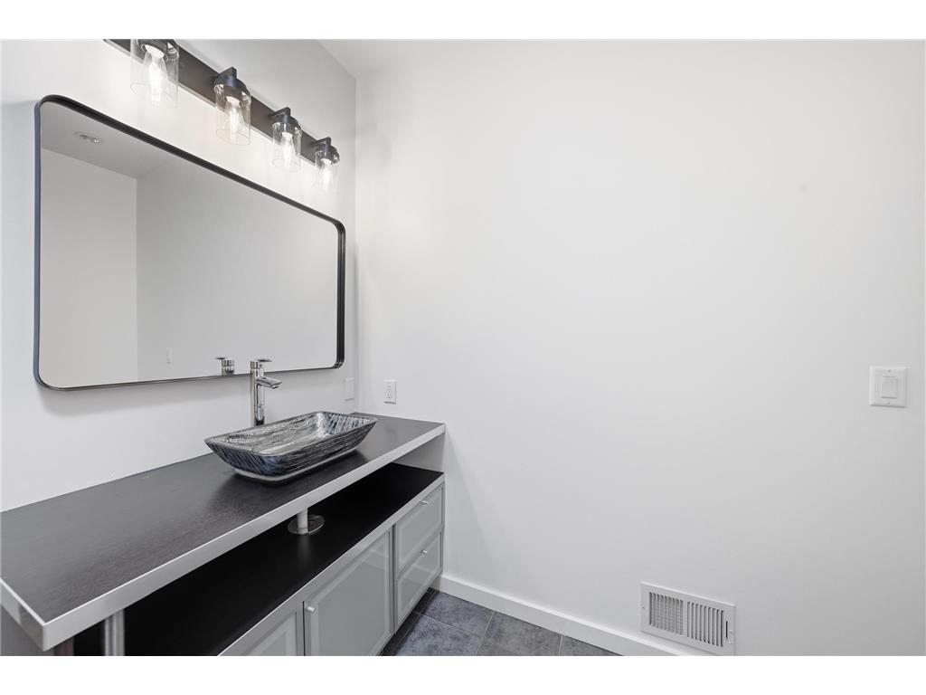 3445 1st Avenue S Minneapolis MN 55408 7067710 image21