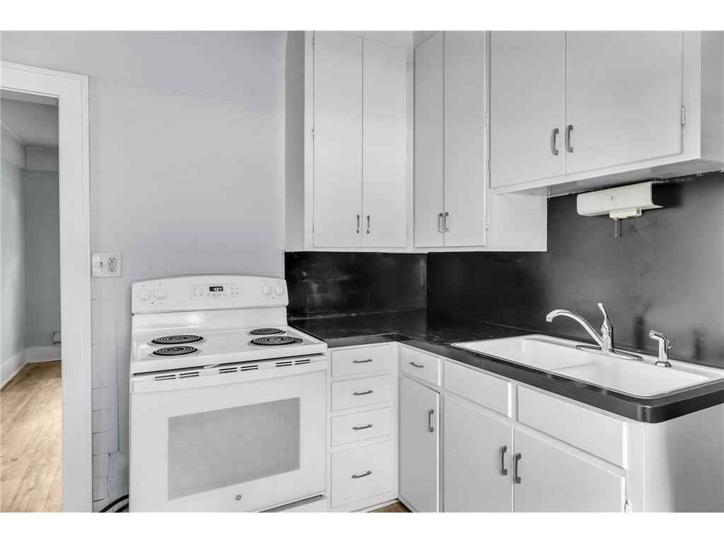3446 Dupont Avenue N Minneapolis MN 55412 7079780 image8