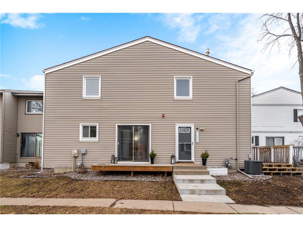 3446 Pilgrim Lane N Plymouth MN 55441 6490067 image1