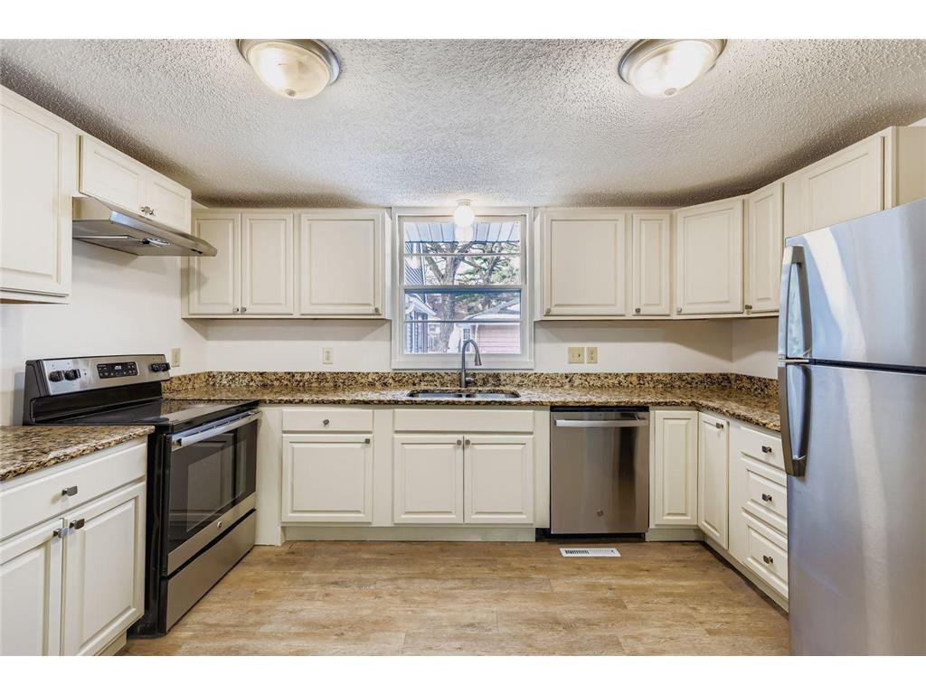 3448 Grimes Avenue N Robbinsdale MN 55422 7006000 image9