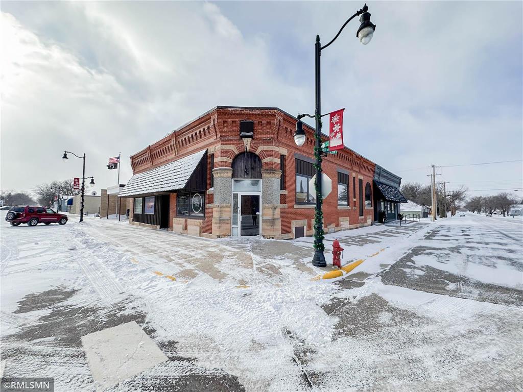 346 Main Street N, Renville, MN, 56284 MLS 6479482 Edina Realty