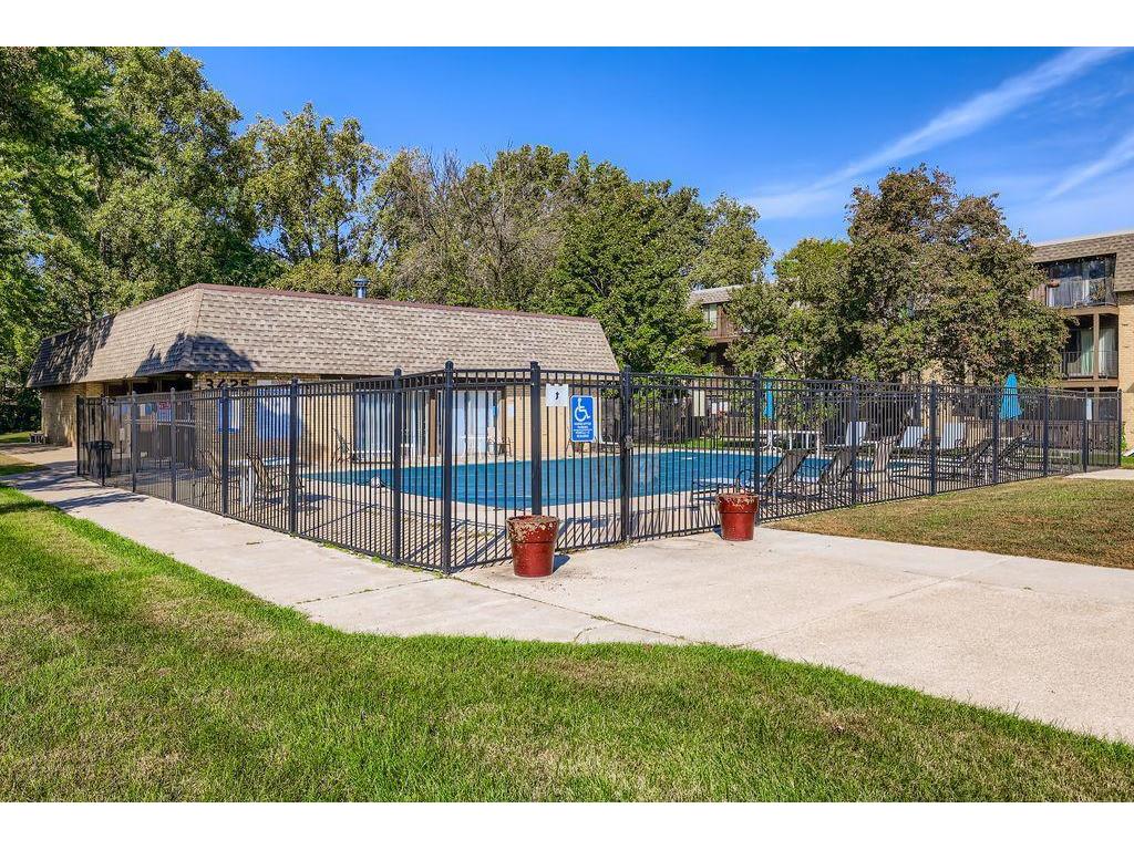 3461 Kent Street #1002, Shoreview, MN, 55126 | MLS: 6795549 | Edina Realty