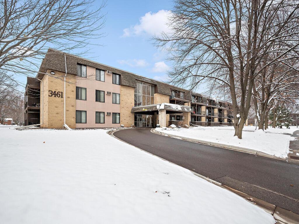 3461 Kent Street 1005, Shoreview, MN 55126 MLS 6309983 Edina Realty