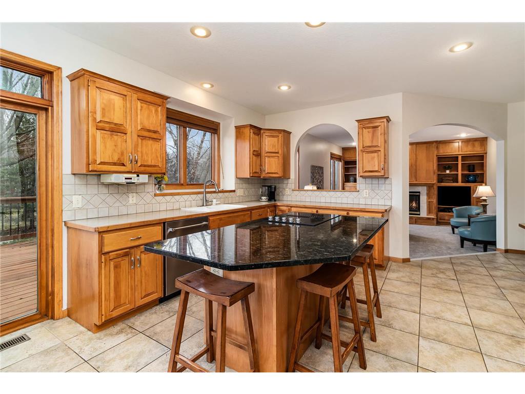 3465 Parkers Drive, Woodbury, MN, 55125 | MLS: 6509966 | Edina Realty