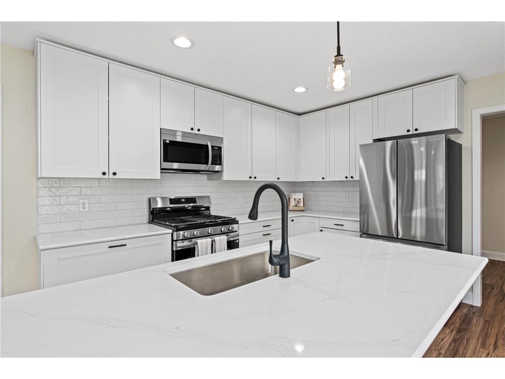 3477 Lyric Avenue Wayzata MN 55391 - Lake Minnetonka 7090273 image12
