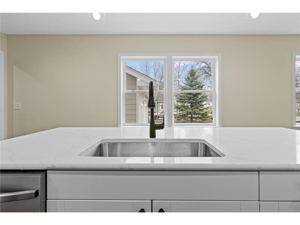3477 Lyric Avenue Wayzata MN 55391 - Lake Minnetonka 7090273 image13