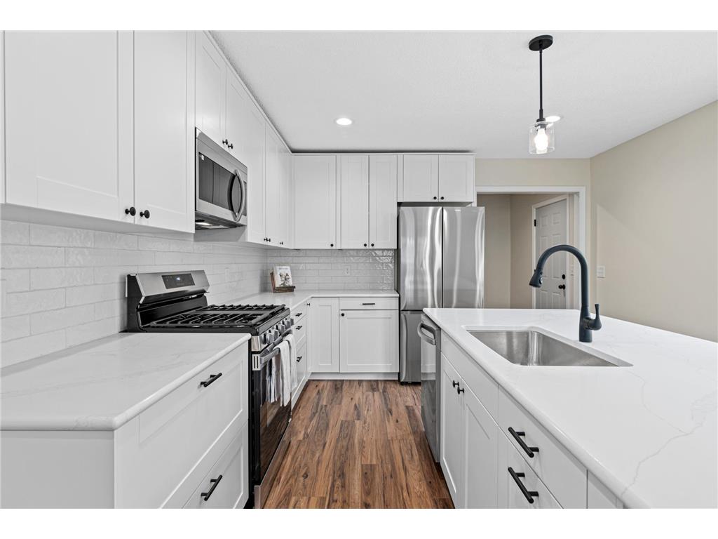 3477 Lyric Avenue Wayzata MN 55391 - Lake Minnetonka 7090273 image7