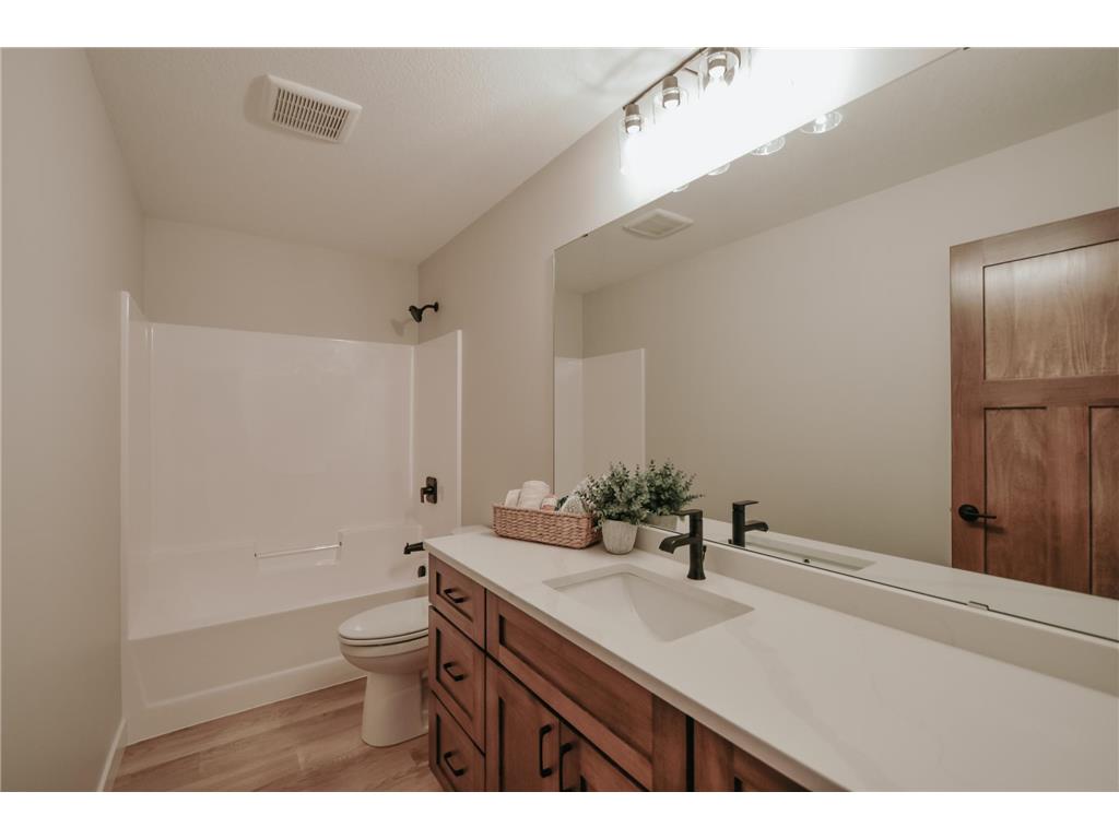 348 Highlands Avenue Zumbrota MN 55992 7089147 image20