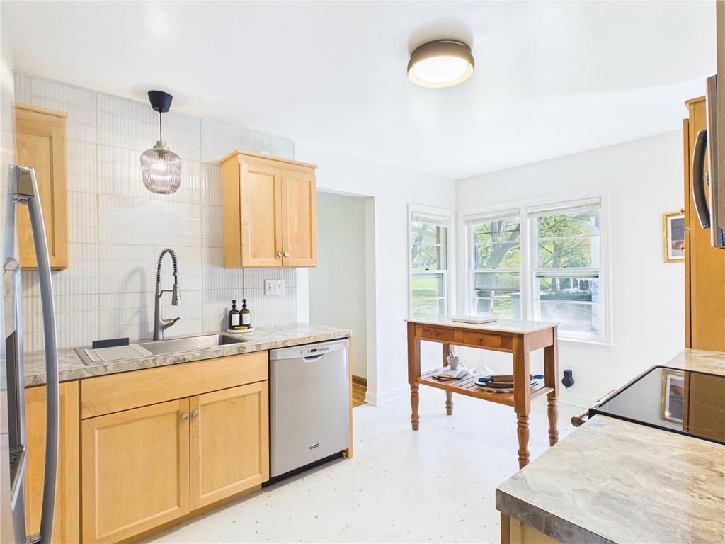 349 21st Avenue N Hopkins MN 55343 7045567 image4