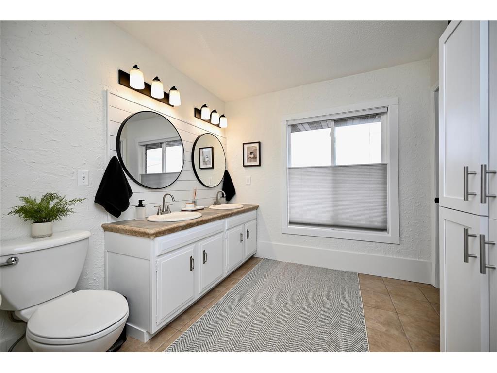 349 E Lake Boulevard Winona MN 55987 7053658 image15