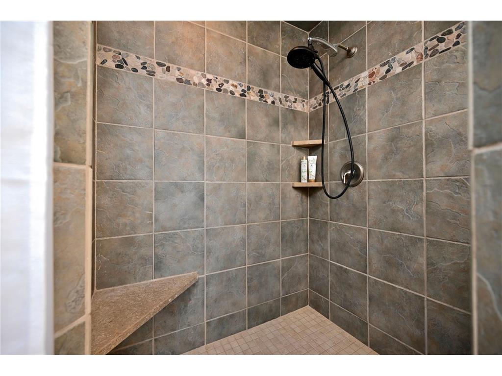 349 E Lake Boulevard Winona MN 55987 7053658 image17