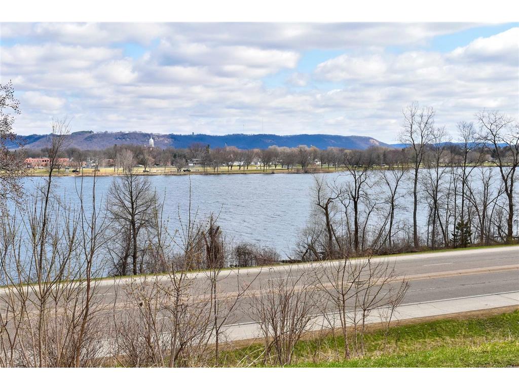 349 E Lake Boulevard Winona MN 55987 7053658 image37